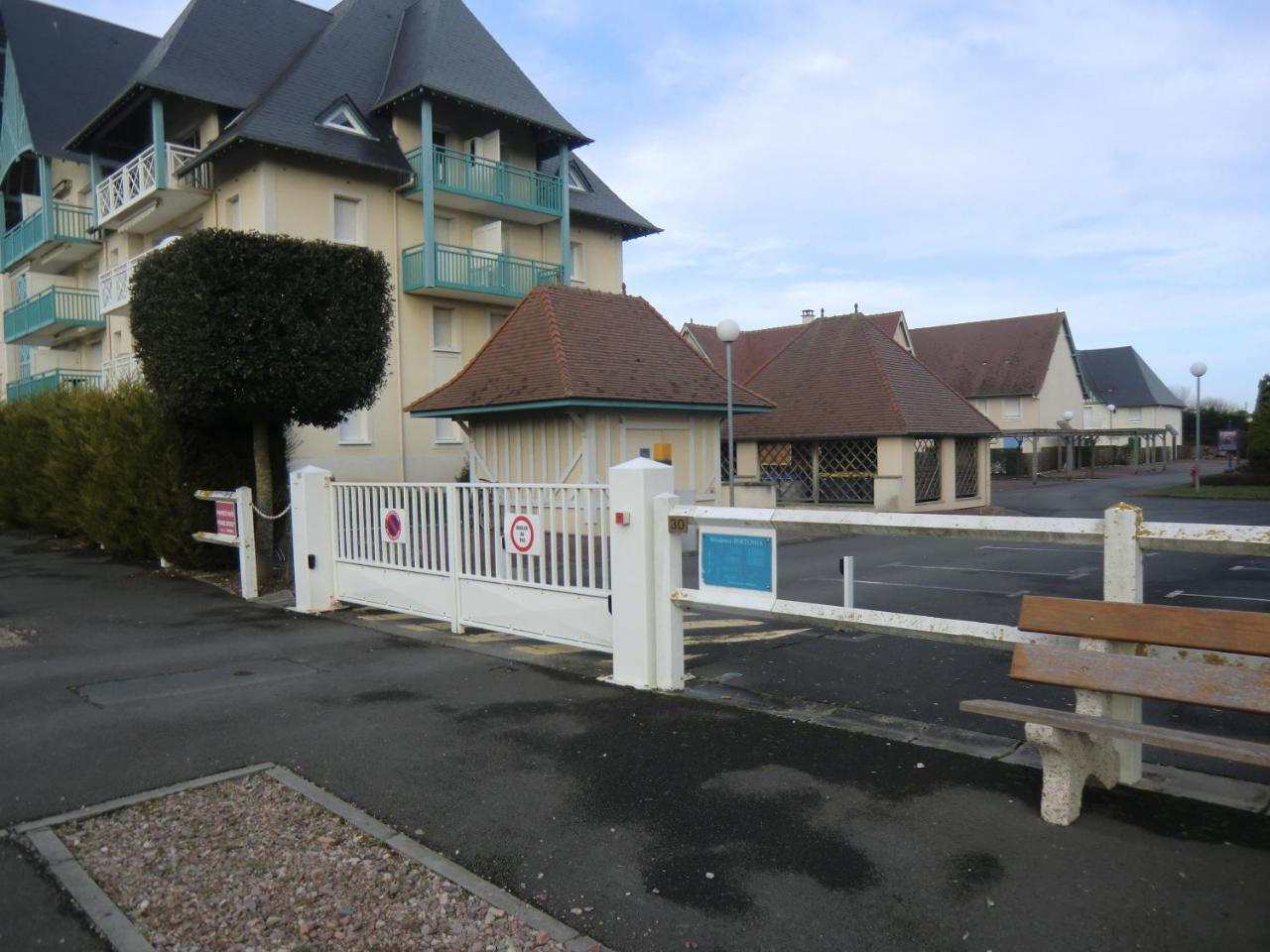 Appartement 2 Pièces 150 De La Mer, Calme,ensoleillé Avec Parking Cabourg