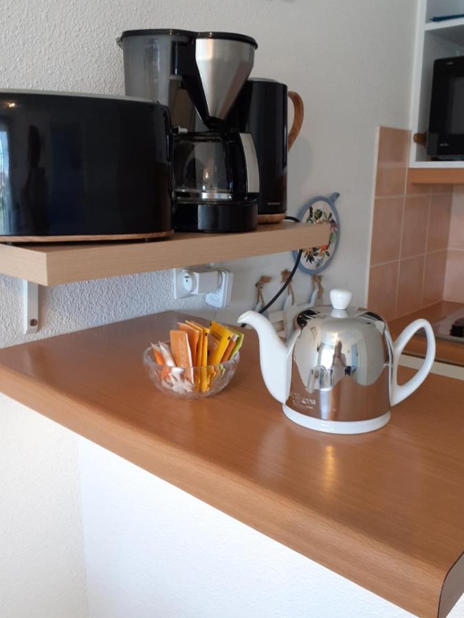 Apartment 2 Pieces 150 De La Mer, Calme,ensoleille Avec Parking Et Wifi *